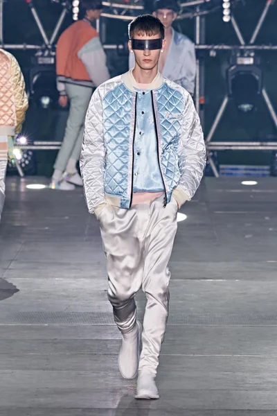 Look 34